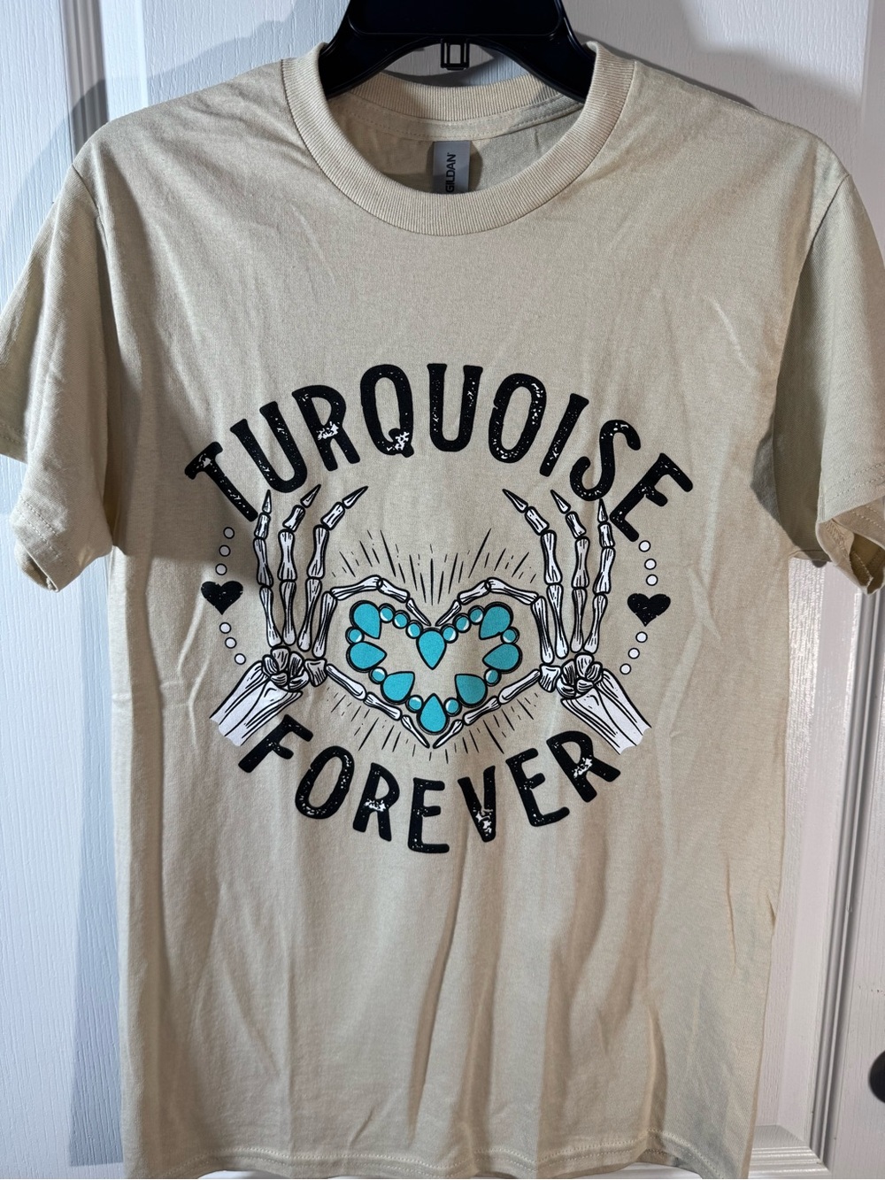 Gildan Cream Tee with Turquoise Heart Graphic